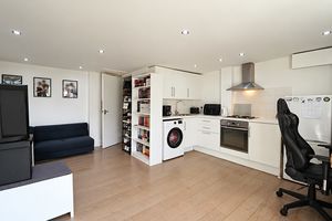 Garden Room Open Plan Living / Kitchen / Bedroom- click for photo gallery